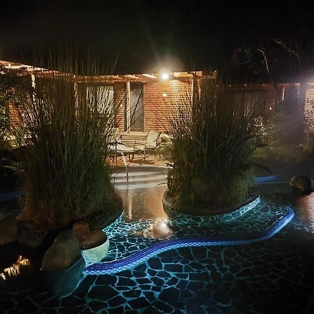 ホテル テルマス デ パパラクタ パパリャクタ エクステリア 写真 The hot springs at night