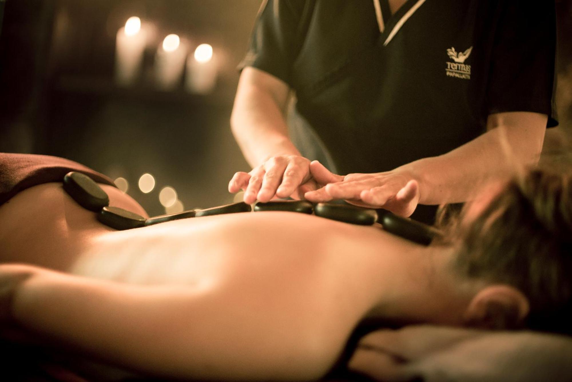 ホテル テルマス デ パパラクタ パパリャクタ エクステリア 写真 Hot stone massage