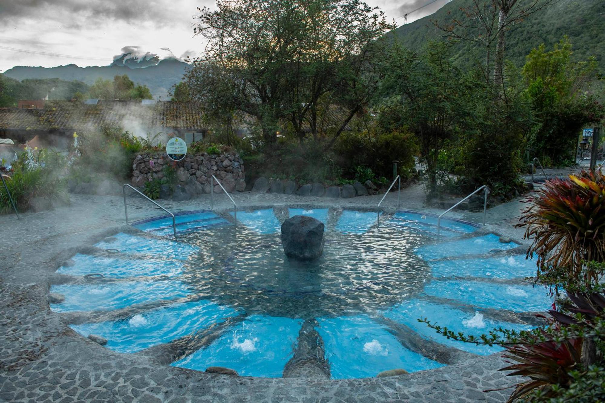 ホテル テルマス デ パパラクタ パパリャクタ エクステリア 写真 Hot springs in Baños