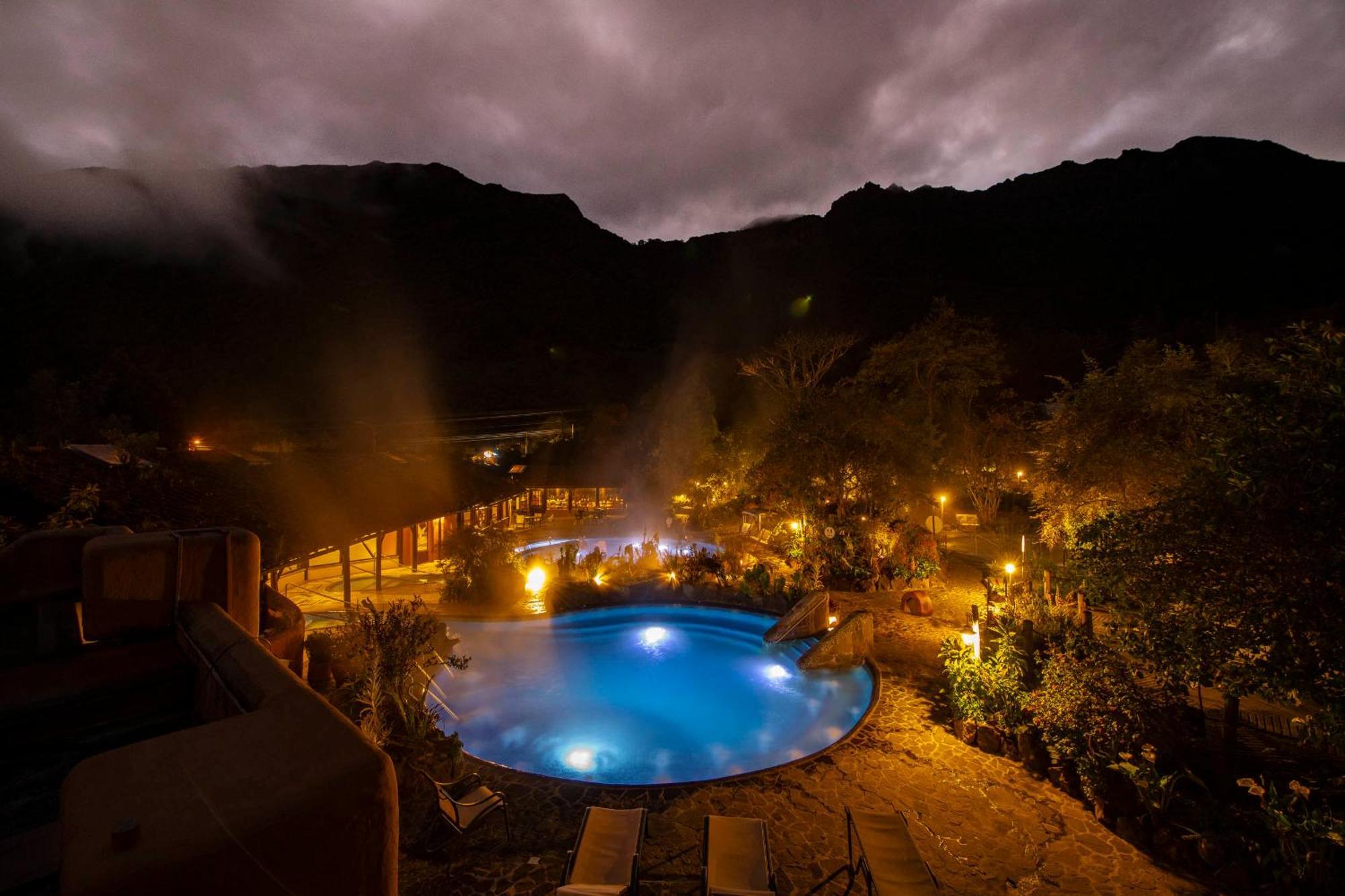 ホテル テルマス デ パパラクタ パパリャクタ エクステリア 写真 Hot springs in Baños, Ecuador