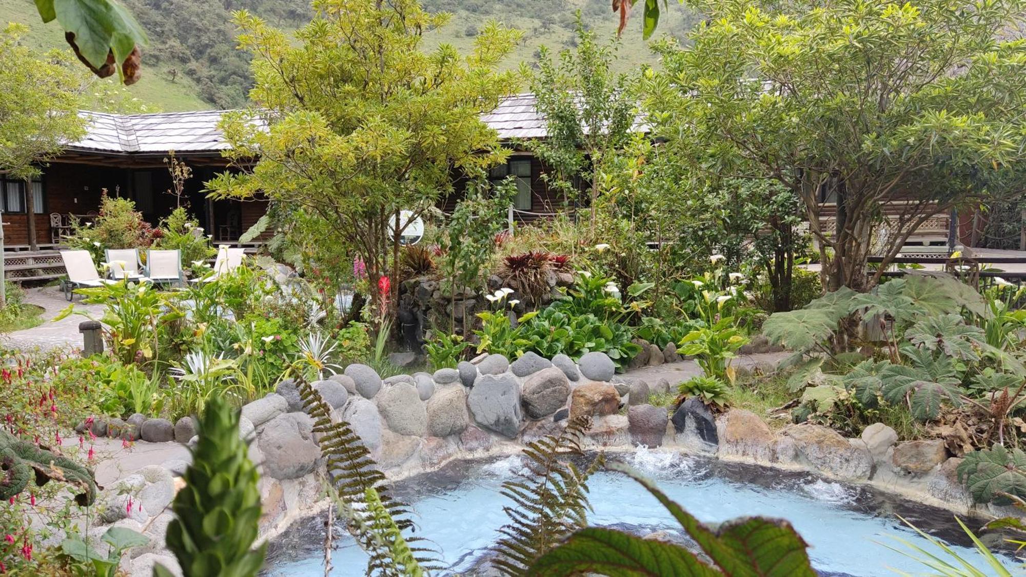 ホテル テルマス デ パパラクタ パパリャクタ エクステリア 写真 Hot springs in Baños, Ecuador